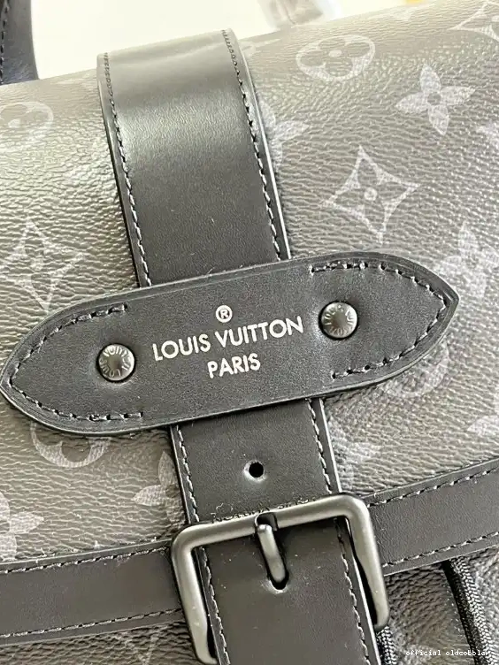 Official oldcobbler BACKPACK SAUMUR VUITTON LOUIS 0625